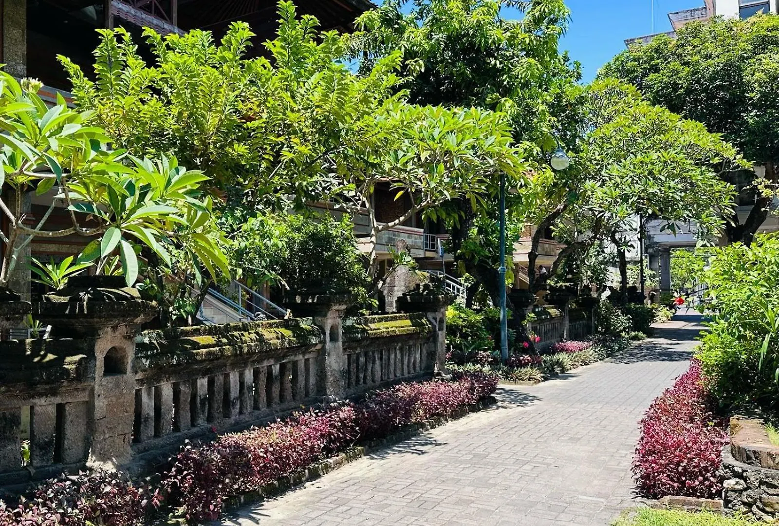Отель Melasti Kuta Bungalows & Spa