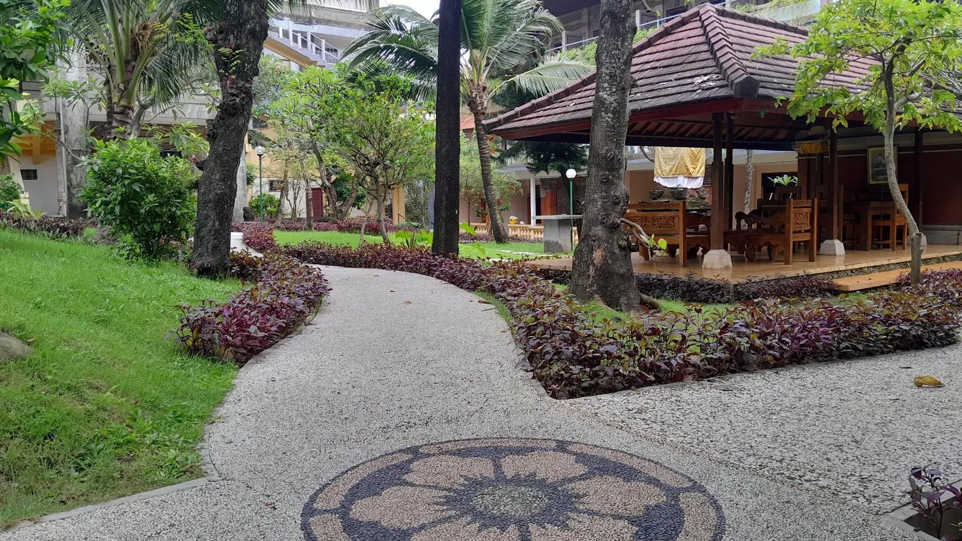 Melasti Kuta Bungalows & Spa 3*, Кута Индонезия