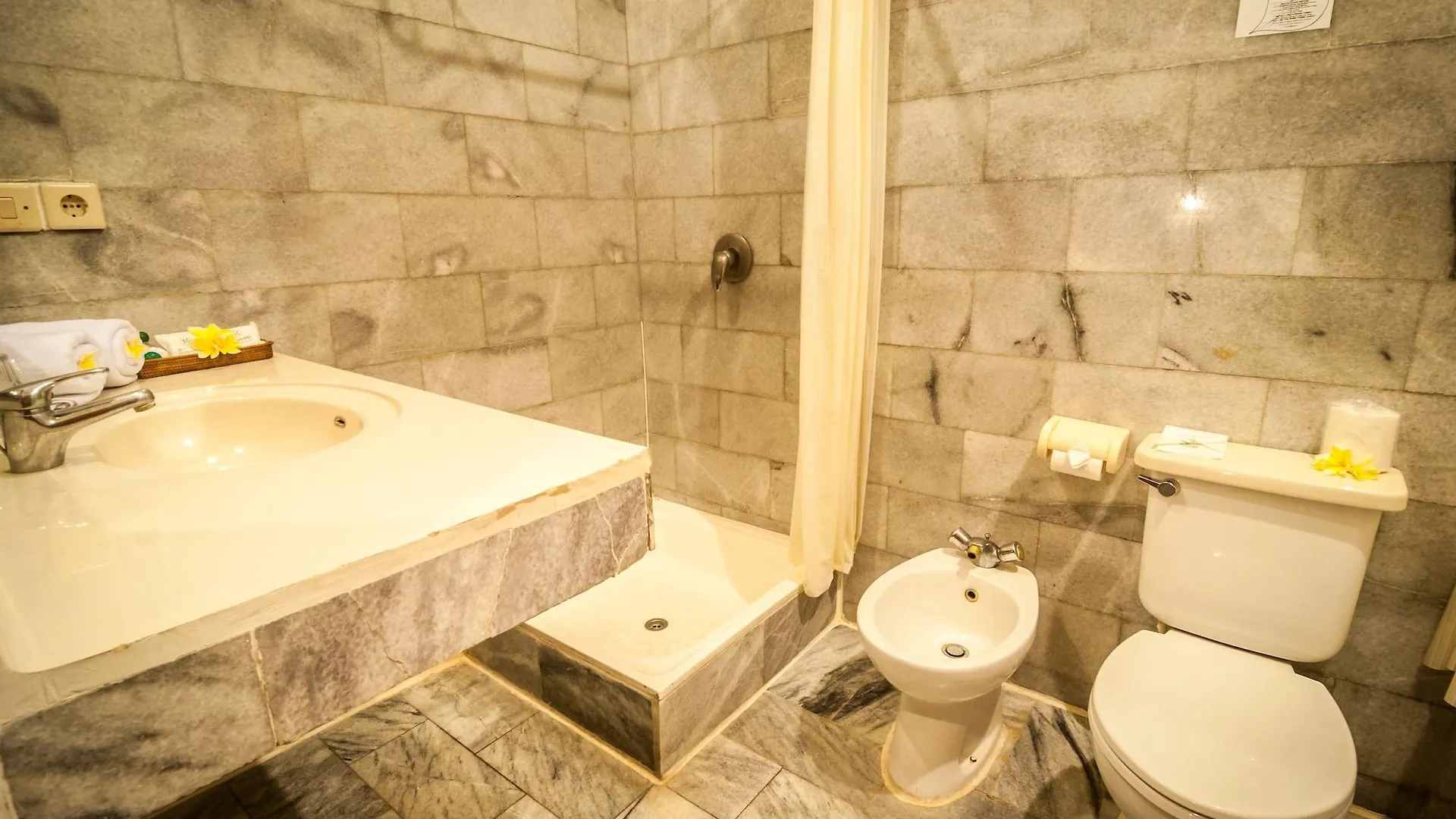 Melasti Kuta Bungalows & Spa Hotell